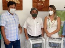 Mendonça Filho e Gilvandro entregam dois respiradores mecânicos à UPA24h de Belo Jardim